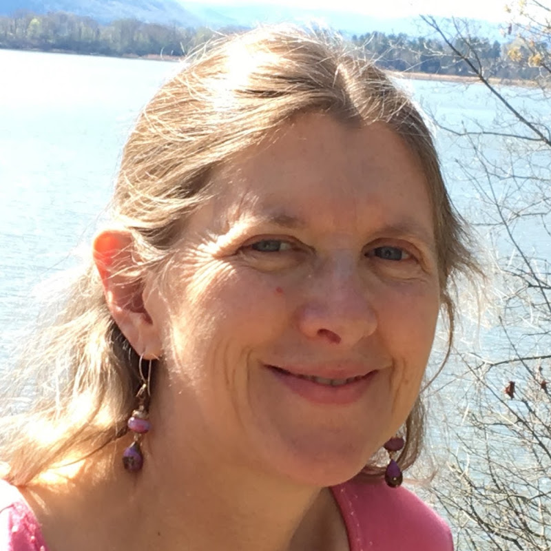 Photo of Lorri Reynard